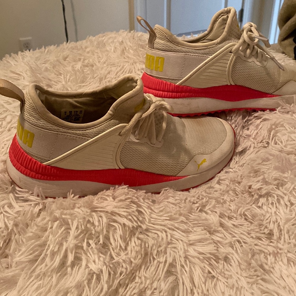 hot pink puma sneakers